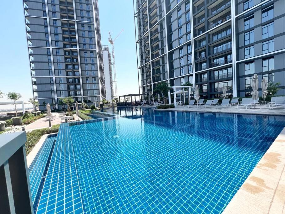 Apartment Stylish 1 Bedroom High Floor In Creek Edge *