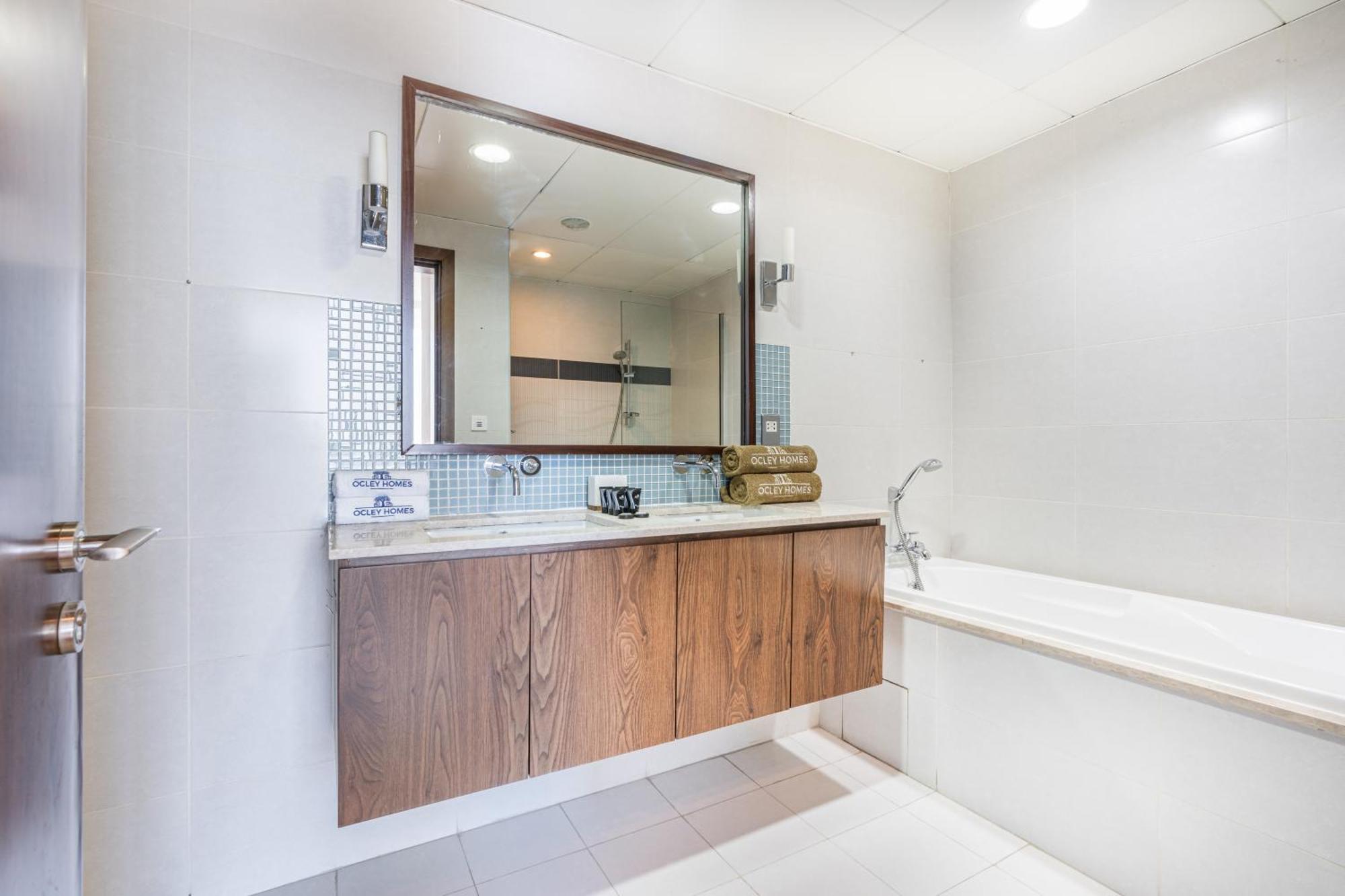 Apartment Palm Next To Nakheel Mall With Private *