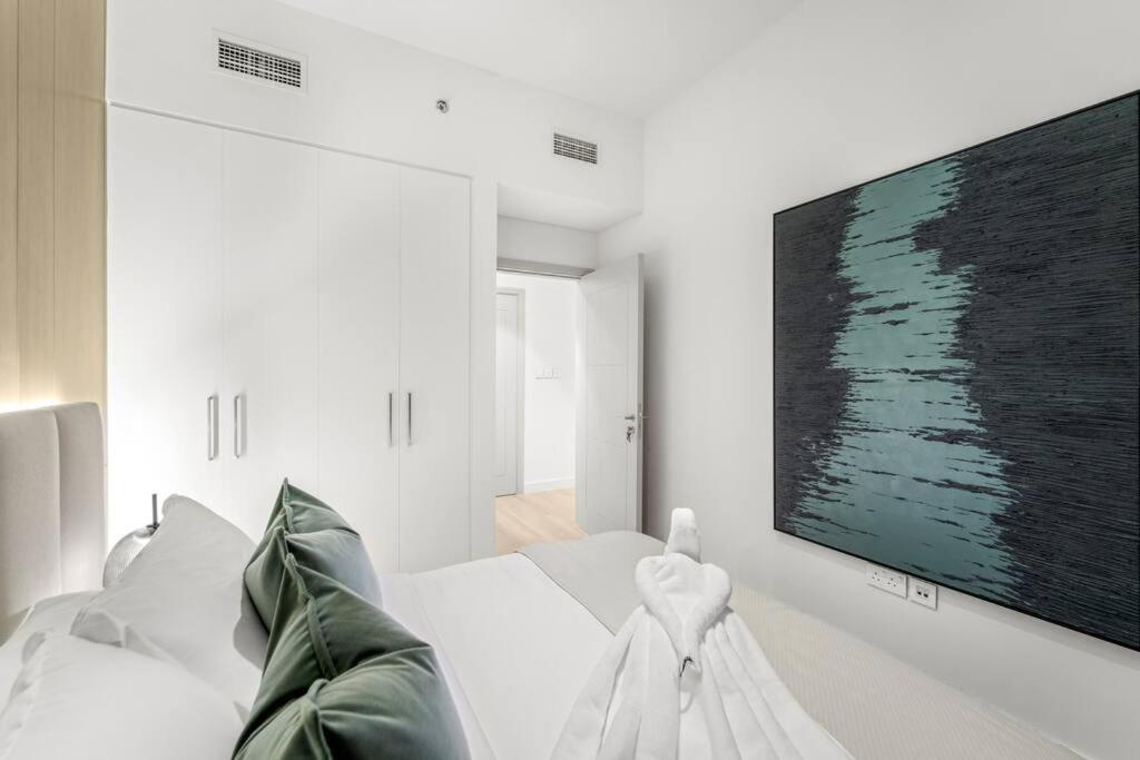 First Class 3br Trendy Urban Hideaway Apartment Dubai