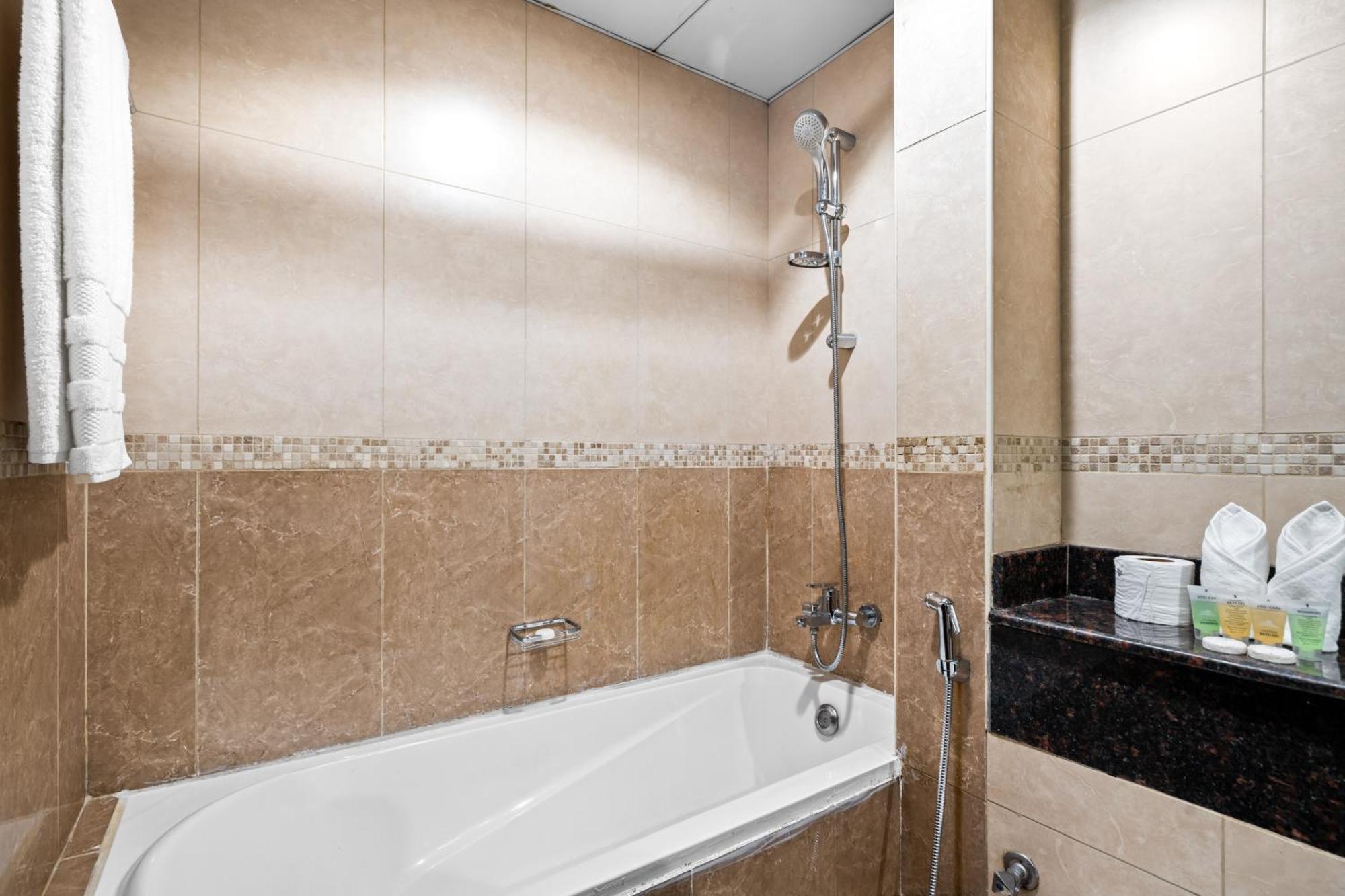 Apartment Cozy For Rent In Jlt *