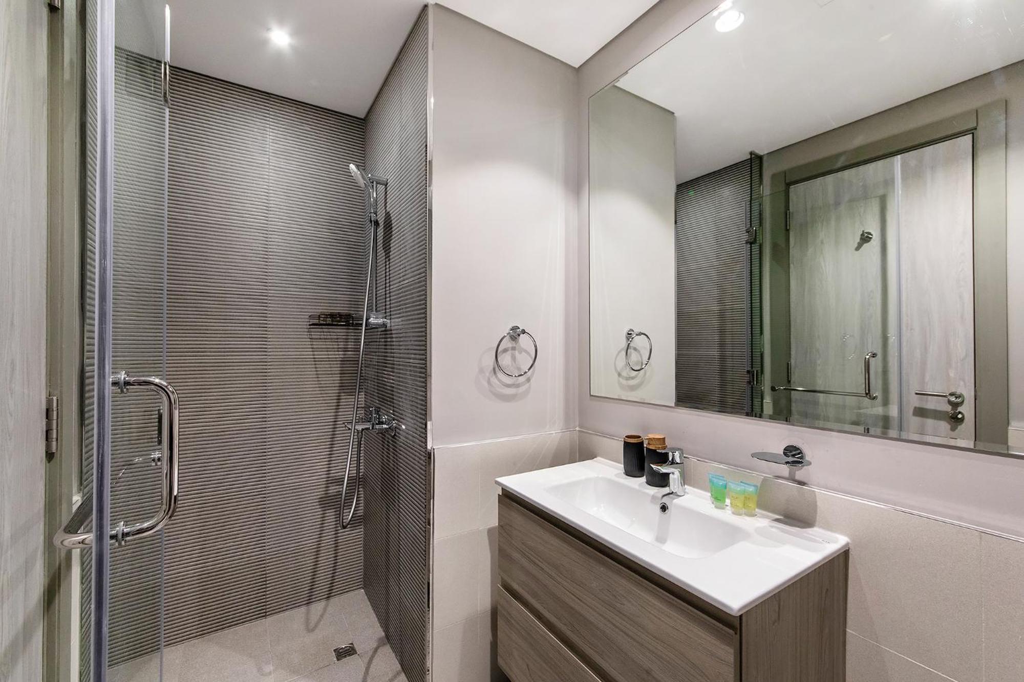 Steps From Burj Khalifanye 1br In Zada Tower Apartment *