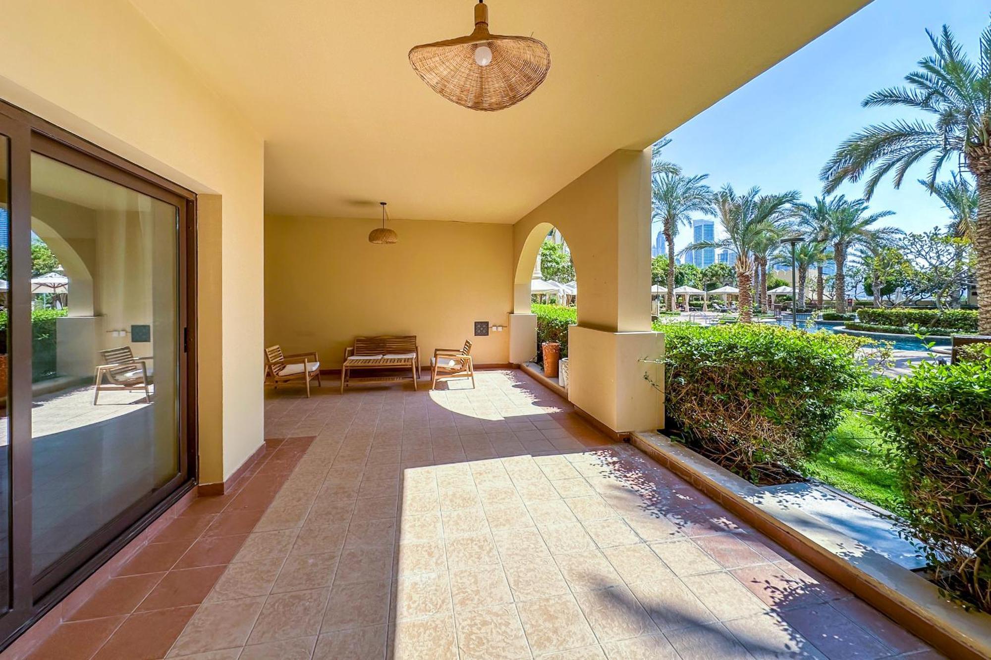 Fairmont Residences, Exquisite 2br Luxury Retreat