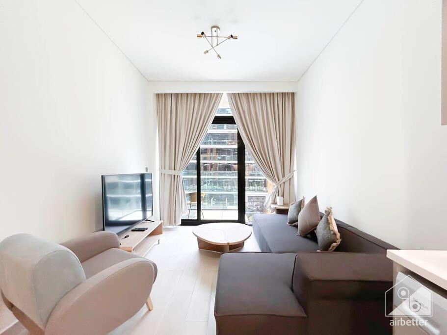 Stylish 1-bedroom & Balcony In Meydan Apartment