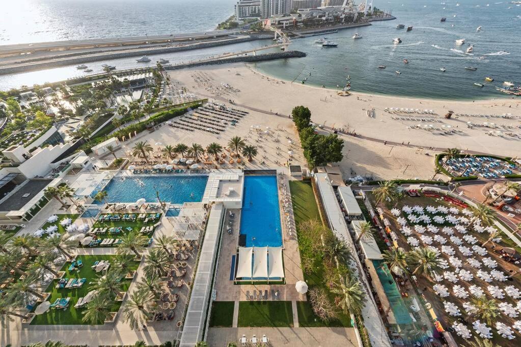 Apartment First Class 2br Vibrant Waterfront District