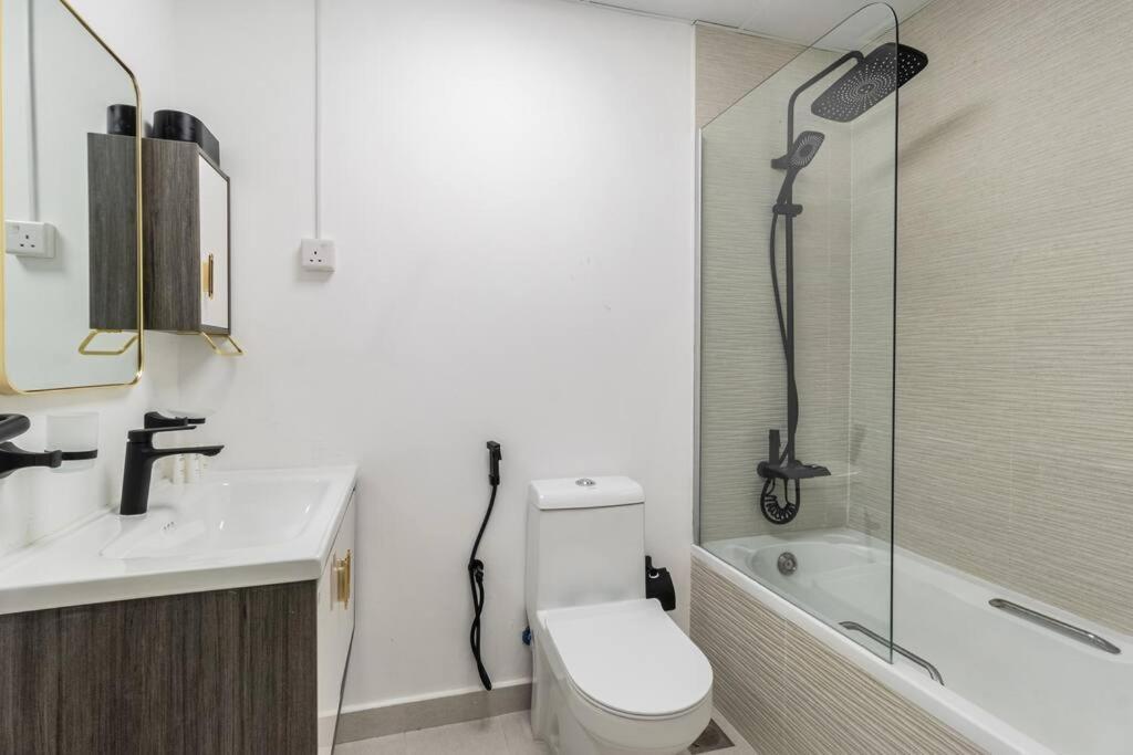 Luxury 3 Bedroom Near In Marina * Dubai
