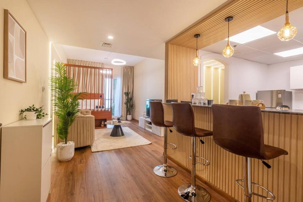 Luxury 3 Bedroom Near In Marina Apartment *