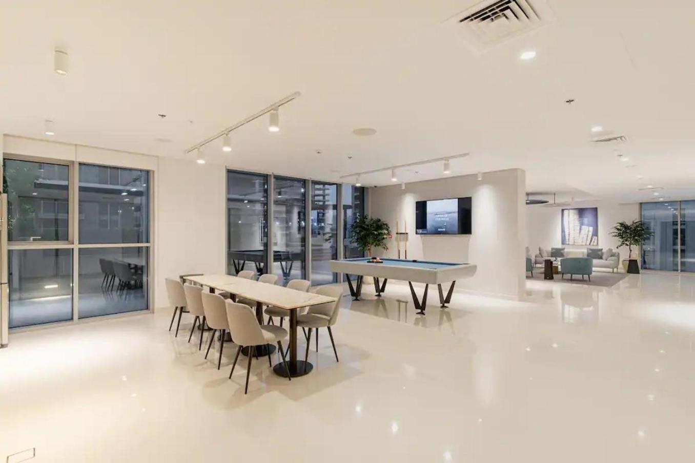 Apartment Luxury Seaview 1br With Private Access Dubai