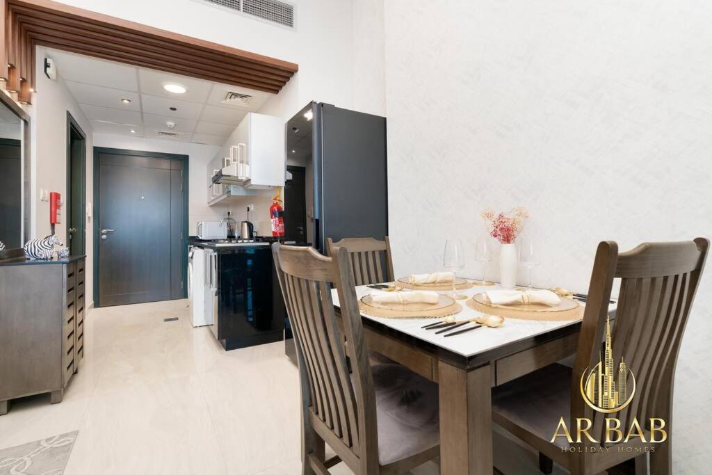Elite Residence - Luxury Studio - Best Horse Course View * Dubai