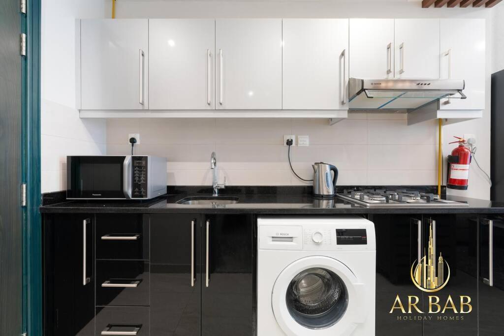 Elite Residence - Luxury Studio - Best Horse Course View * Dubai