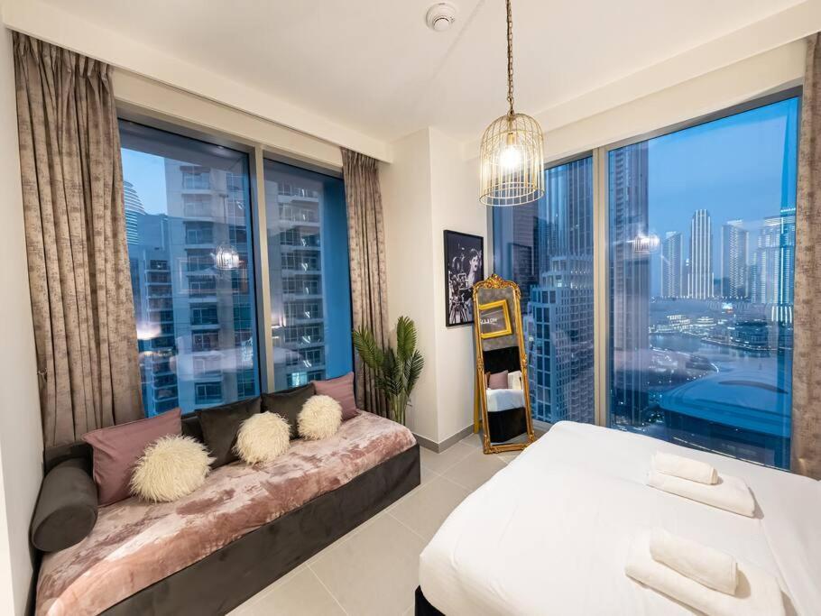 Apartment Panoramic Full Fountain,opera& Burj Sky View 4br Dubai