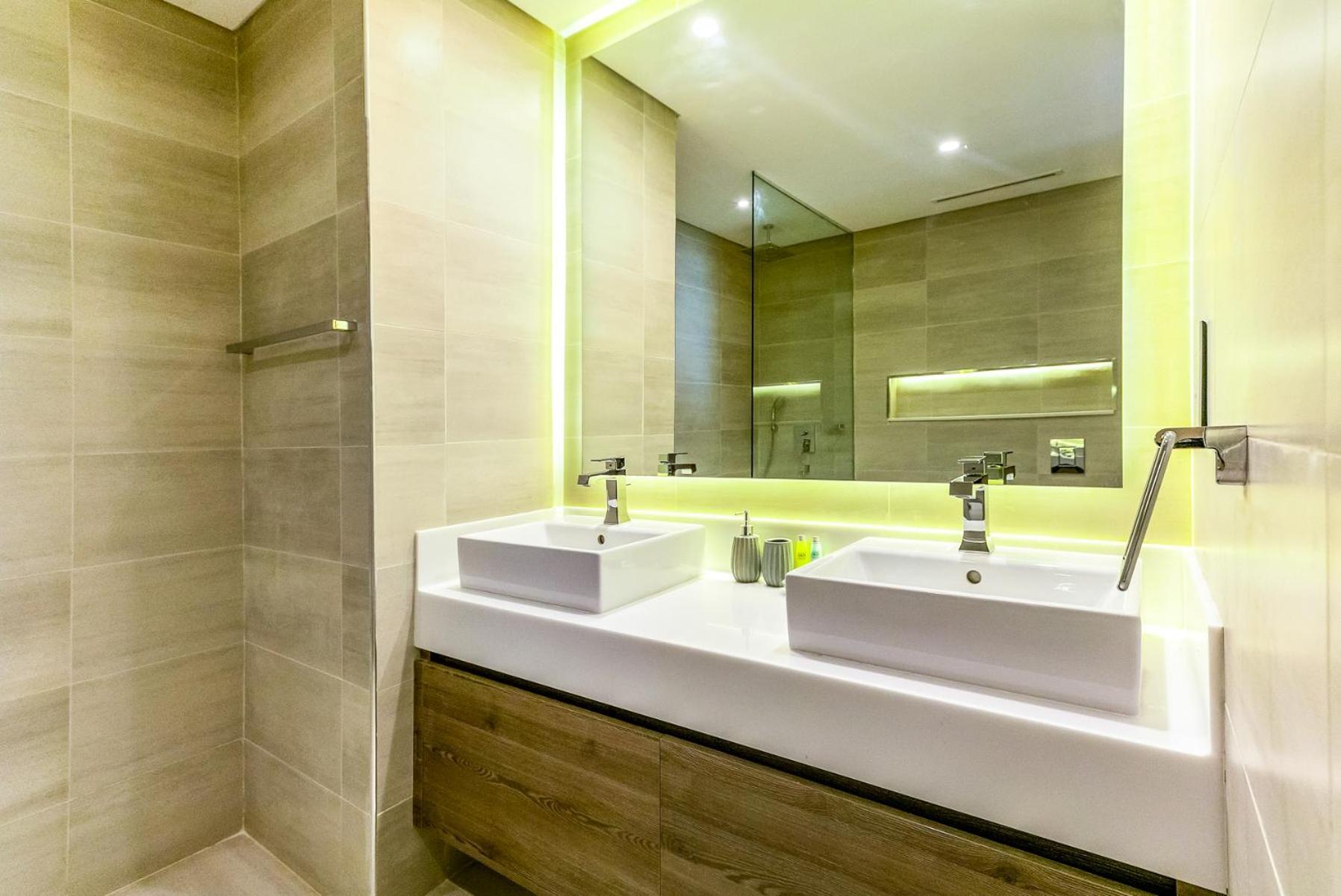 Apartment 2 Bedroom With Maid's Next To Mall Mada Residences *