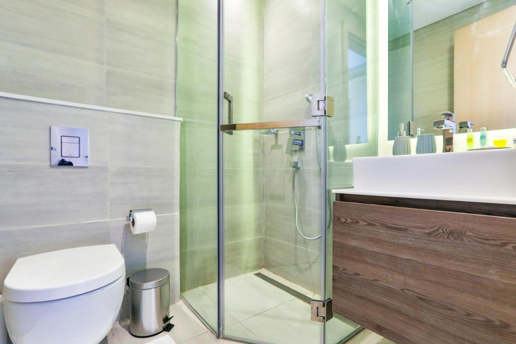 2 Bedroom With Maid's Next To Mall Mada Residences Apartment