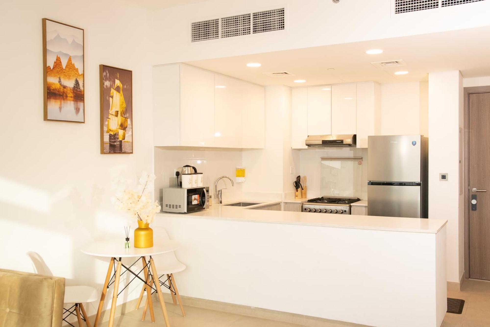 One With View In Sharjah Apartment *