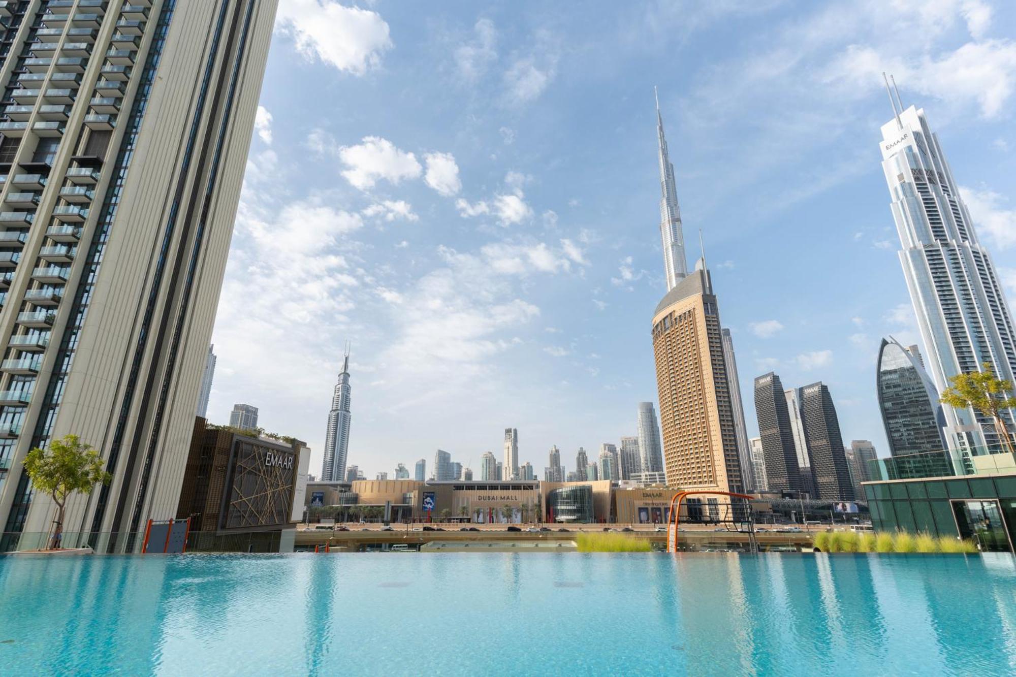 Apartment Infinity Pool With Burj Khalifa View - 1 Bedroom In Downtown - 5 Min Walk To Mall, Close To Burj Khalifa - Sleeps 4 People By Zen Dubai