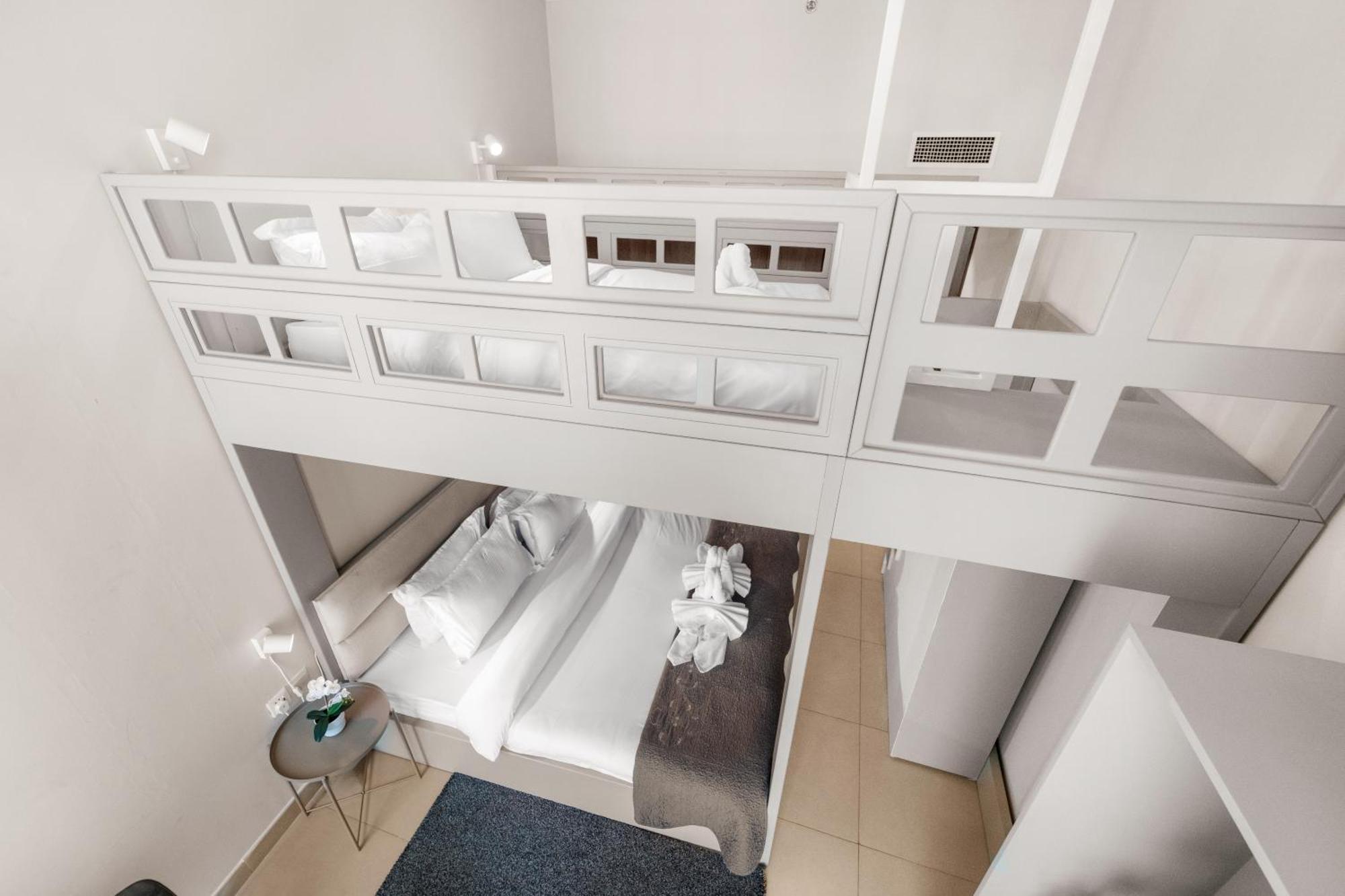 Stylish 2br In Downtown With Sea And Views