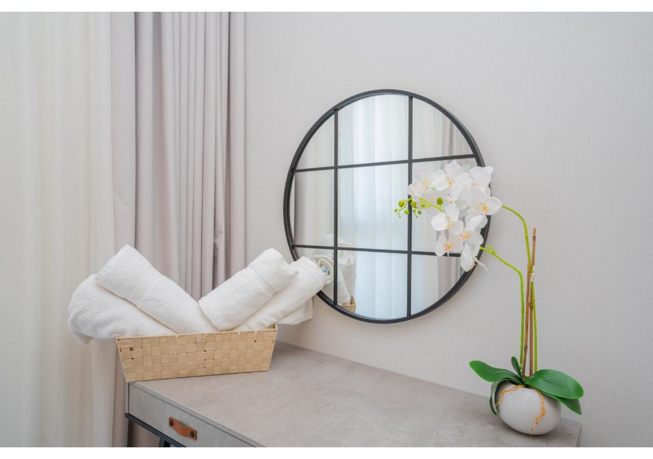 Modern 1br Noor 1 With Serene Outlook By Vibel Apartment Dubai