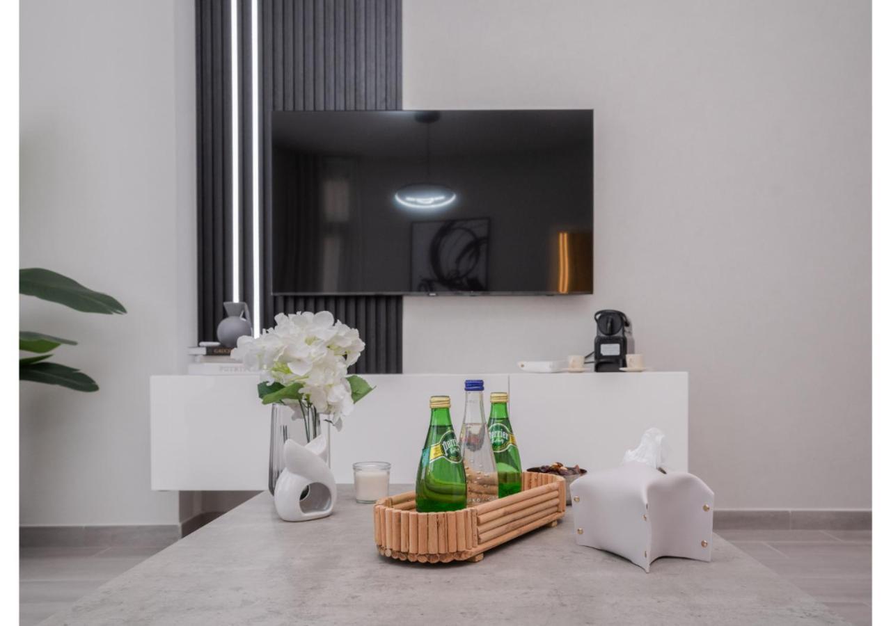 Modern 1br Noor 1 With Serene Outlook By Vibel Dubai