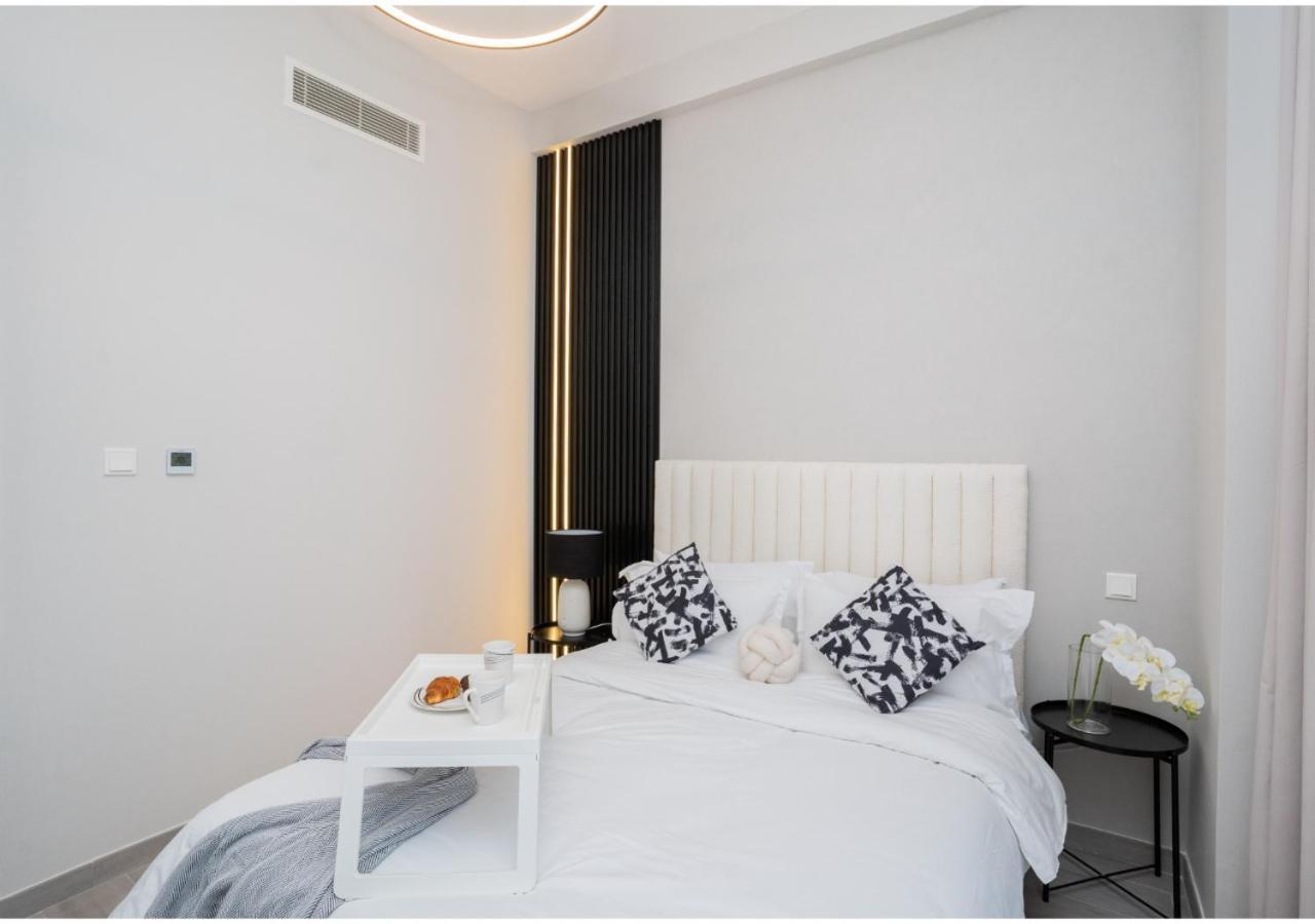 Modern 1br Noor 1 With Serene Outlook By Vibel Apartment *