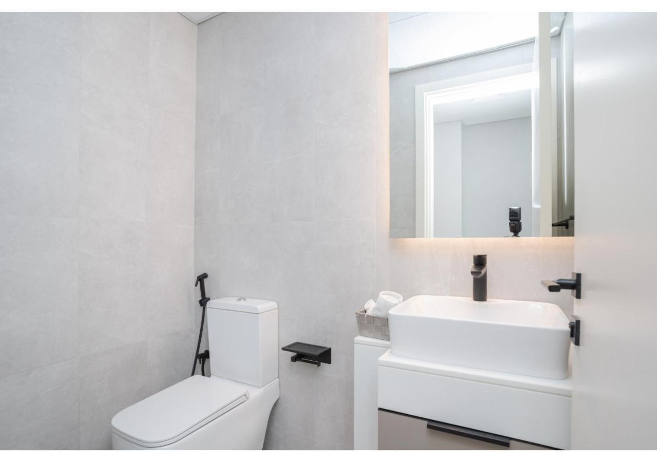 Modern 1br Noor 1 With Serene Outlook By Vibel *