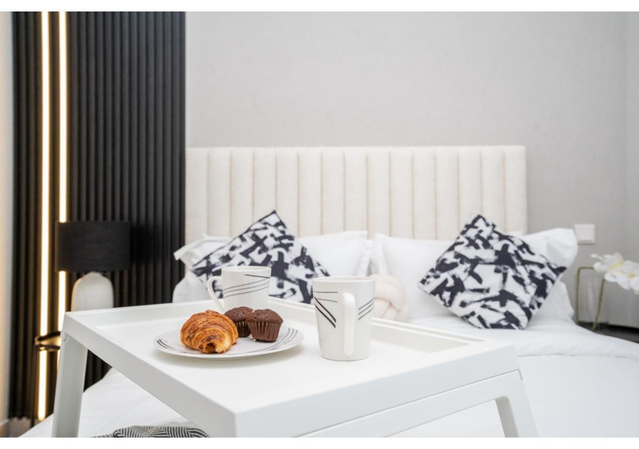 Modern 1br Noor 1 With Serene Outlook By Vibel Dubai