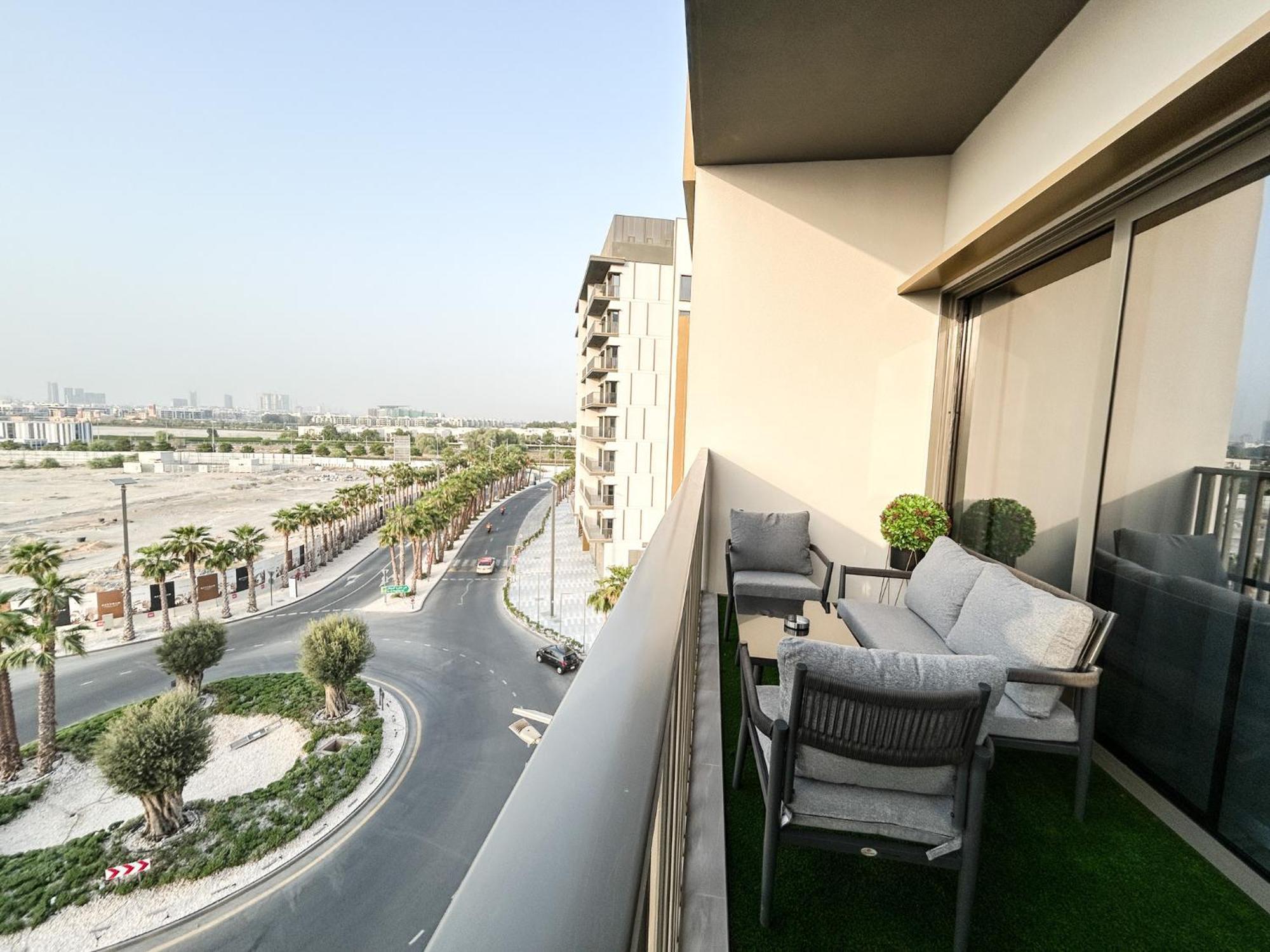 Apartment Upgraded 1bdr In Mag 930 , Al Merkadh