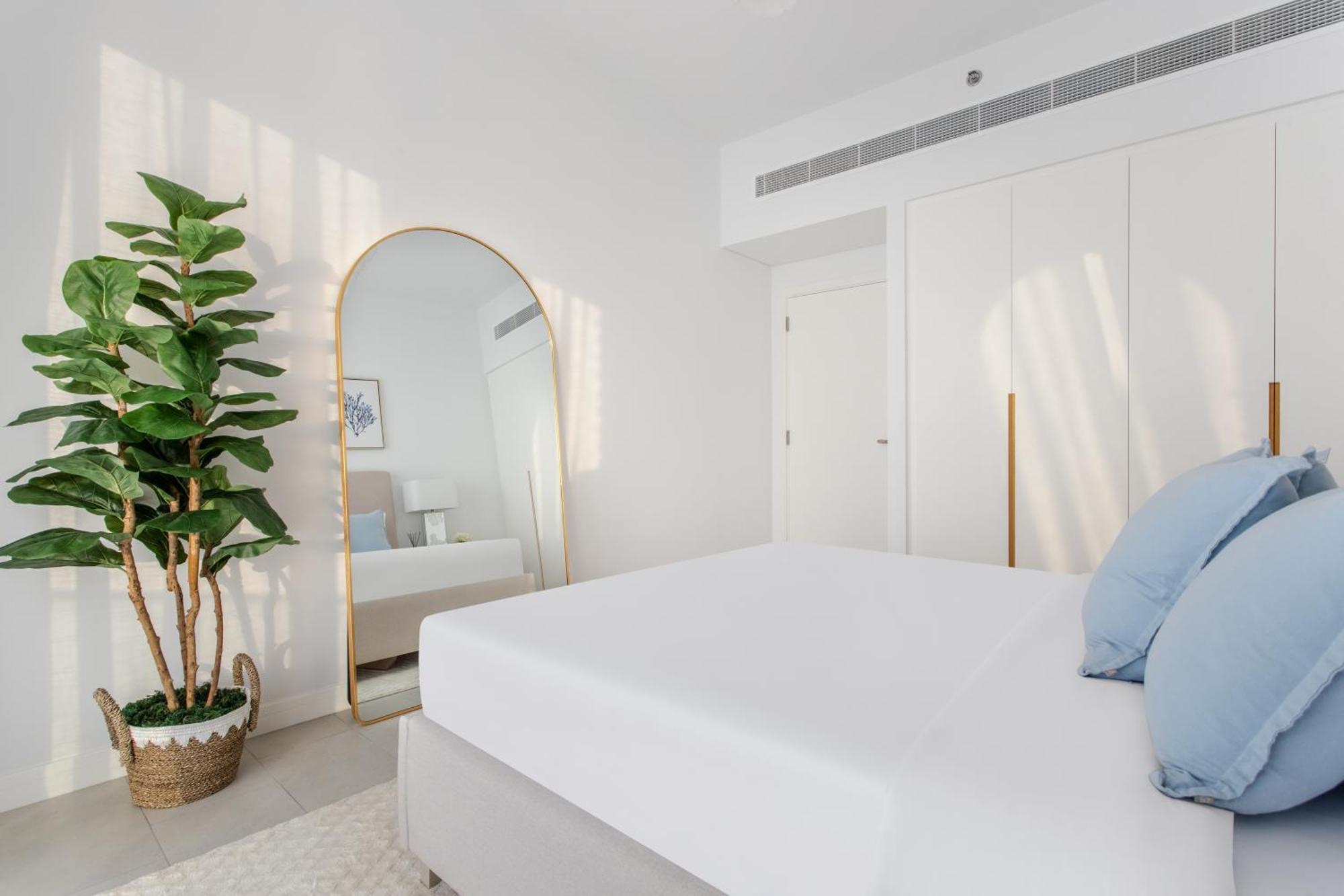 Seaside In The Sky Three Bedroom With Maid Full Sea View Apartment Dubai