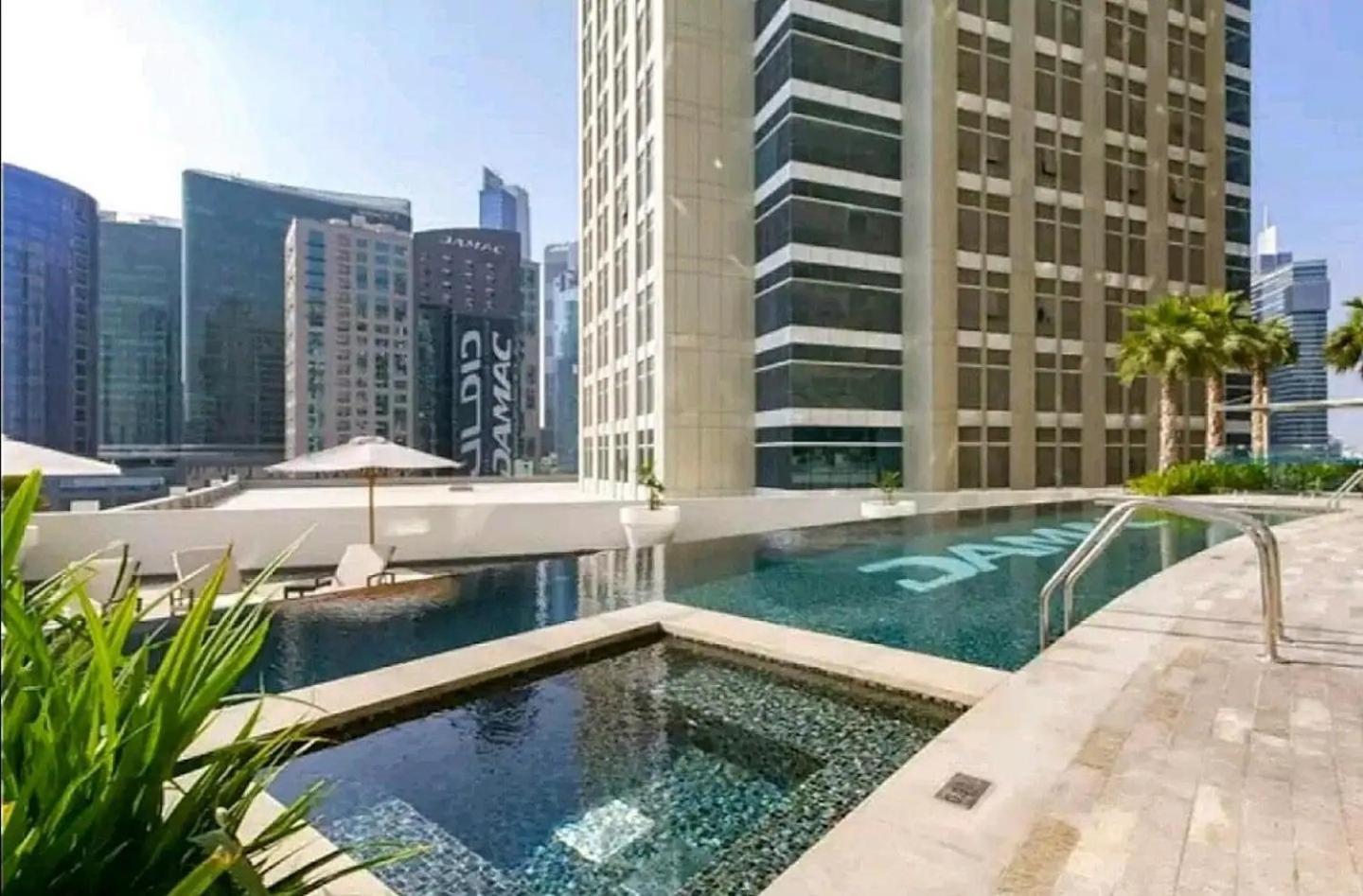Downtown Escape By The Canal Apartment Dubai