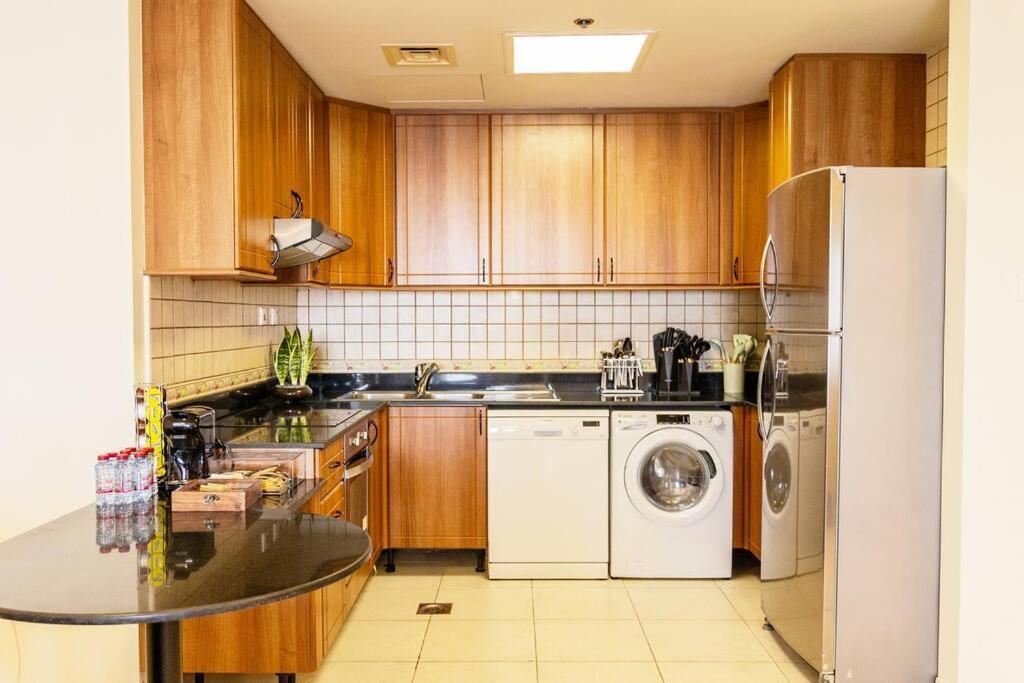 Lux Two Br W Sea Views From In Marina