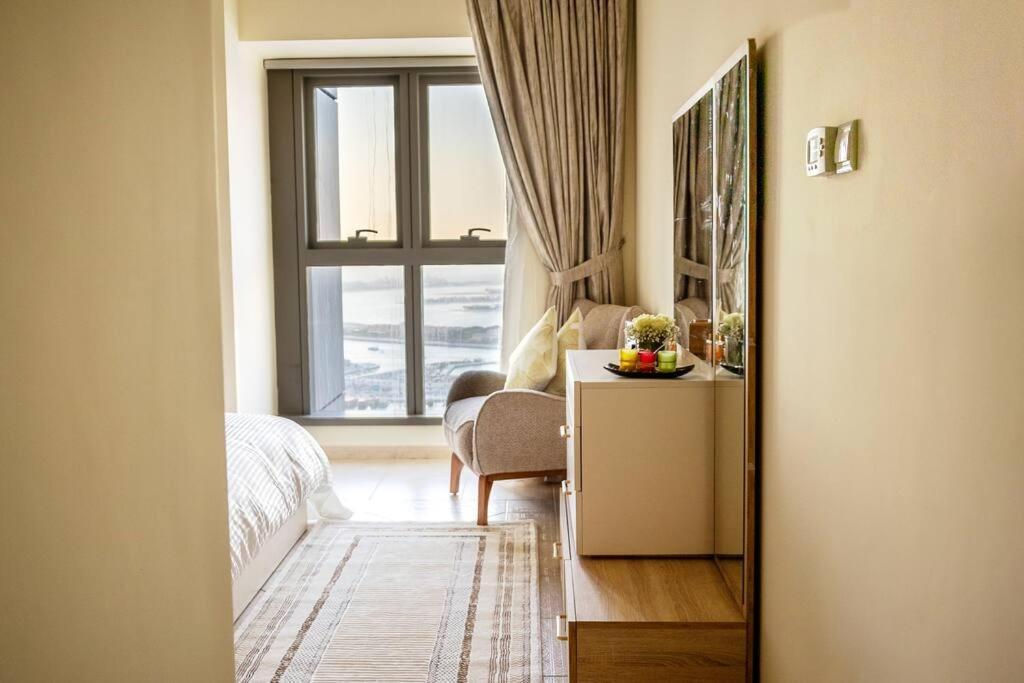 Lux Two Br W Sea Views From In Marina * Dubai