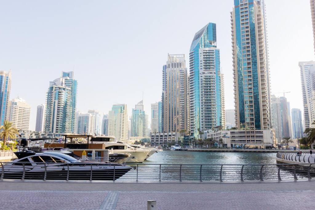 Lux Two Br W Sea Views From In Marina
