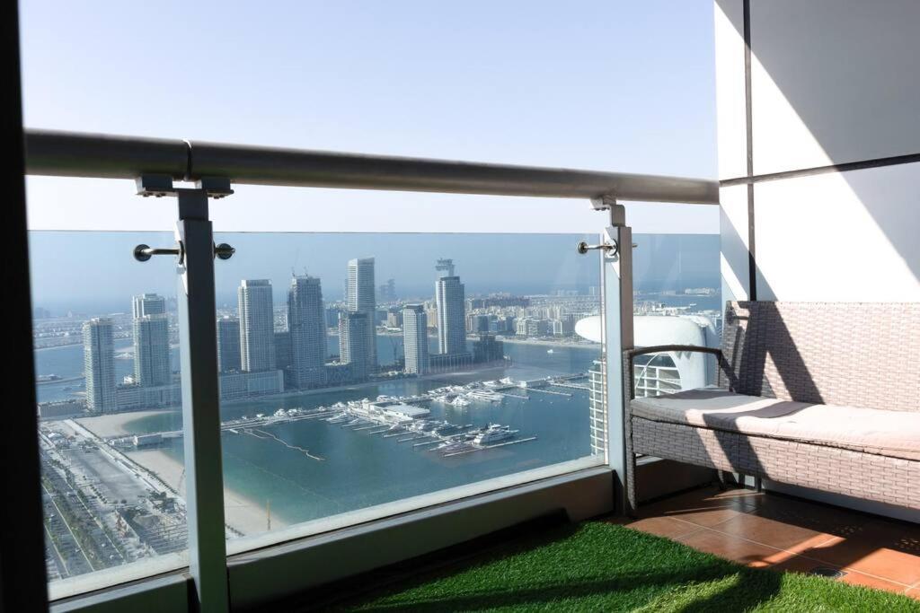 Lux Two Br W Sea Views From In Marina Apartment