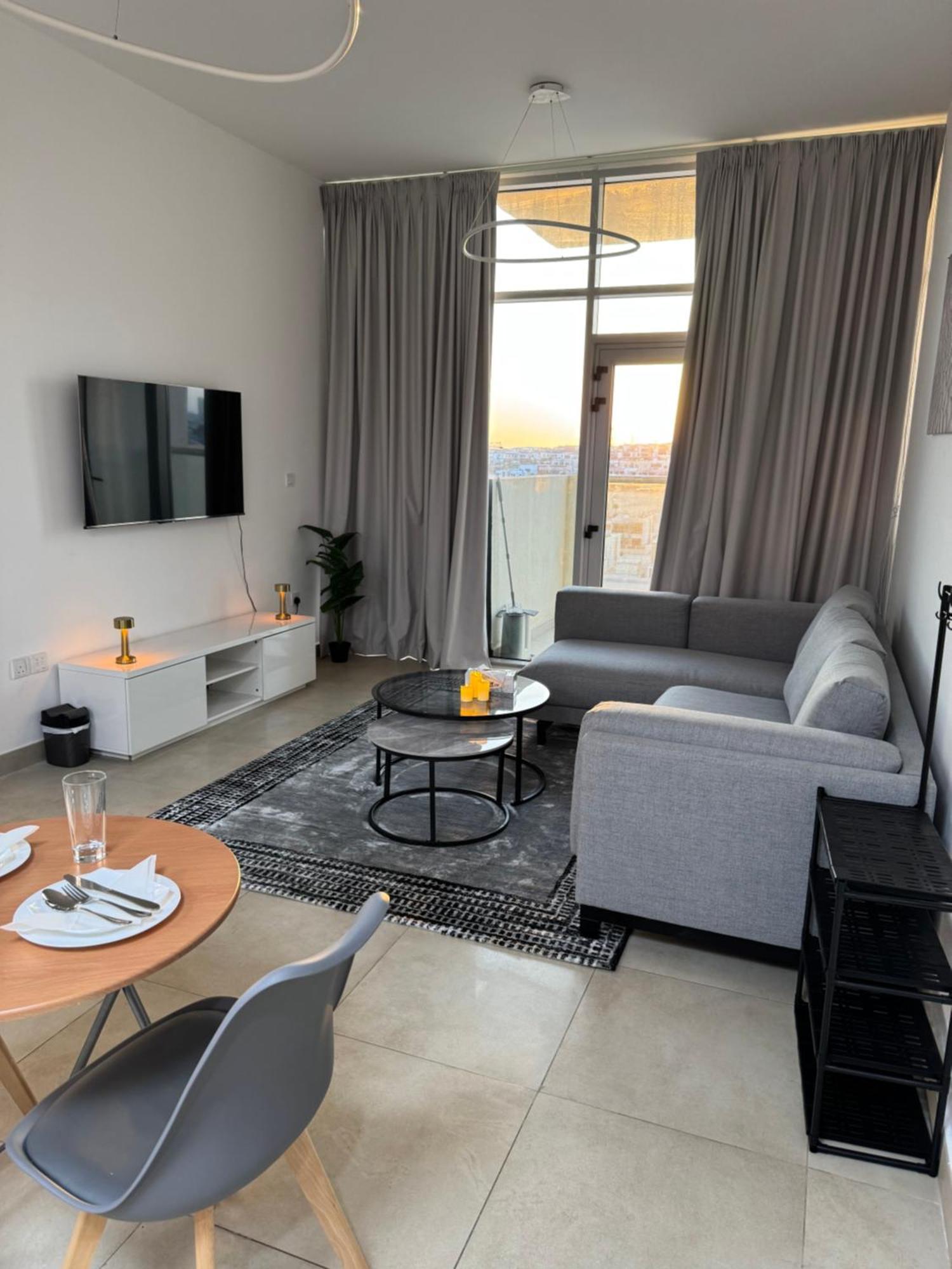 Cozy 1br Pool-gym, Close To Metro Brandnew! Apartment Dubai