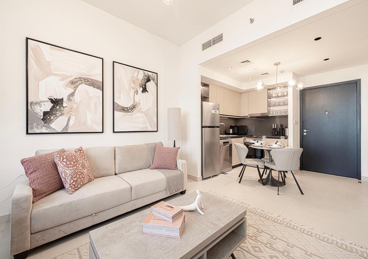 Lux Sky Residence, Burj Crown, Opera Boulevard View By Mall Apartment *