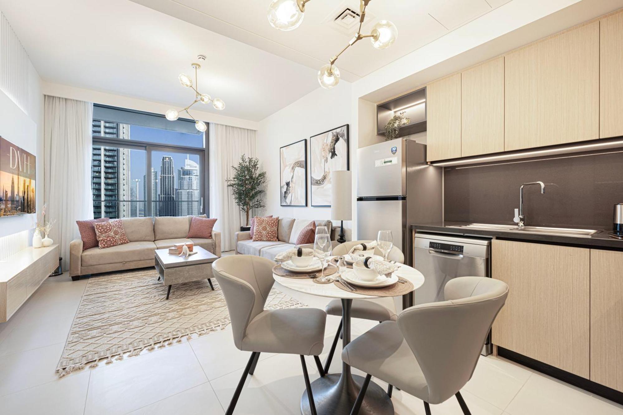 Lux Sky Residence, Burj Crown, Opera Boulevard View By Mall *