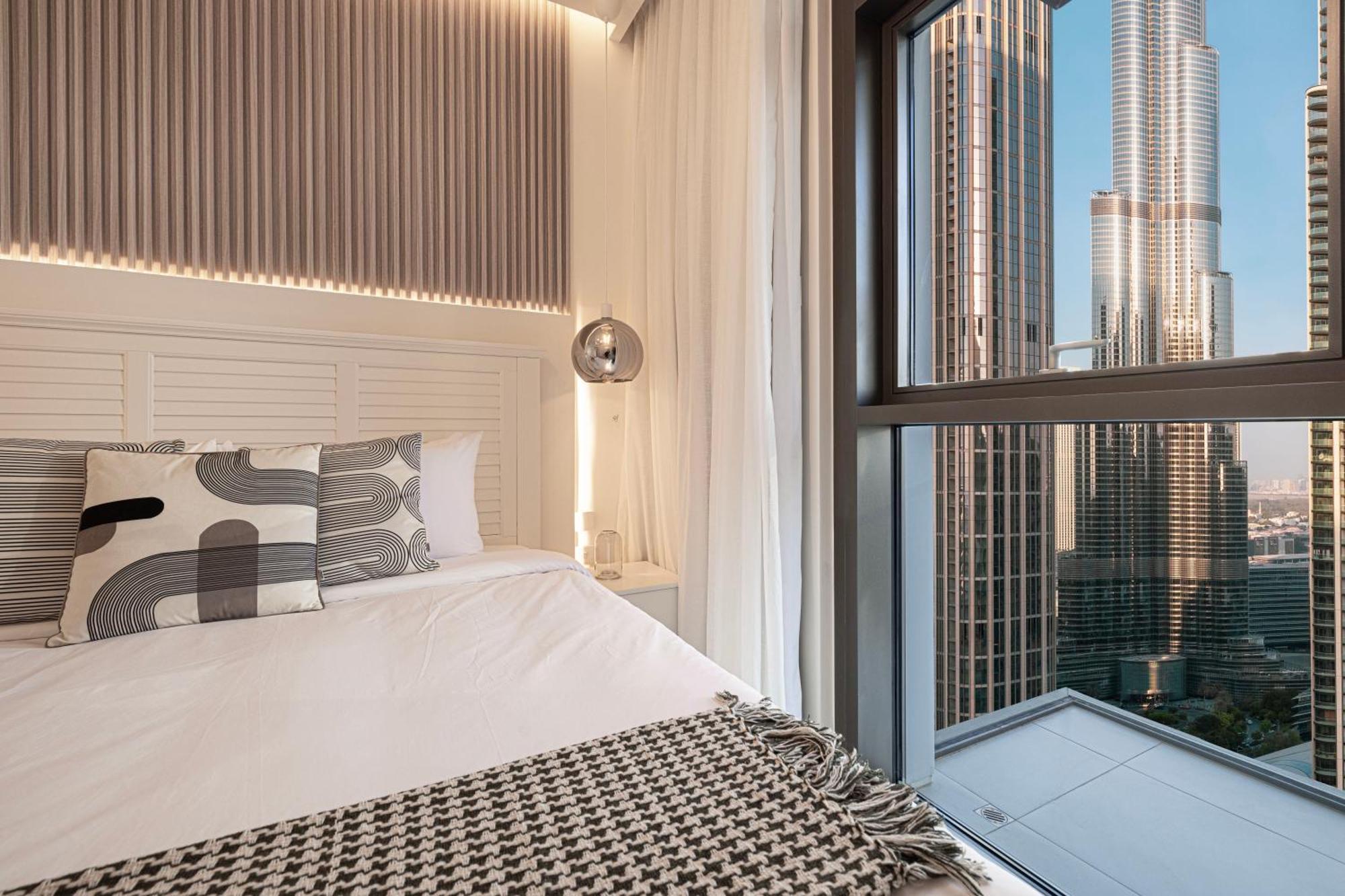 Lux Sky Residence, Burj Crown, Opera Boulevard View By Mall *