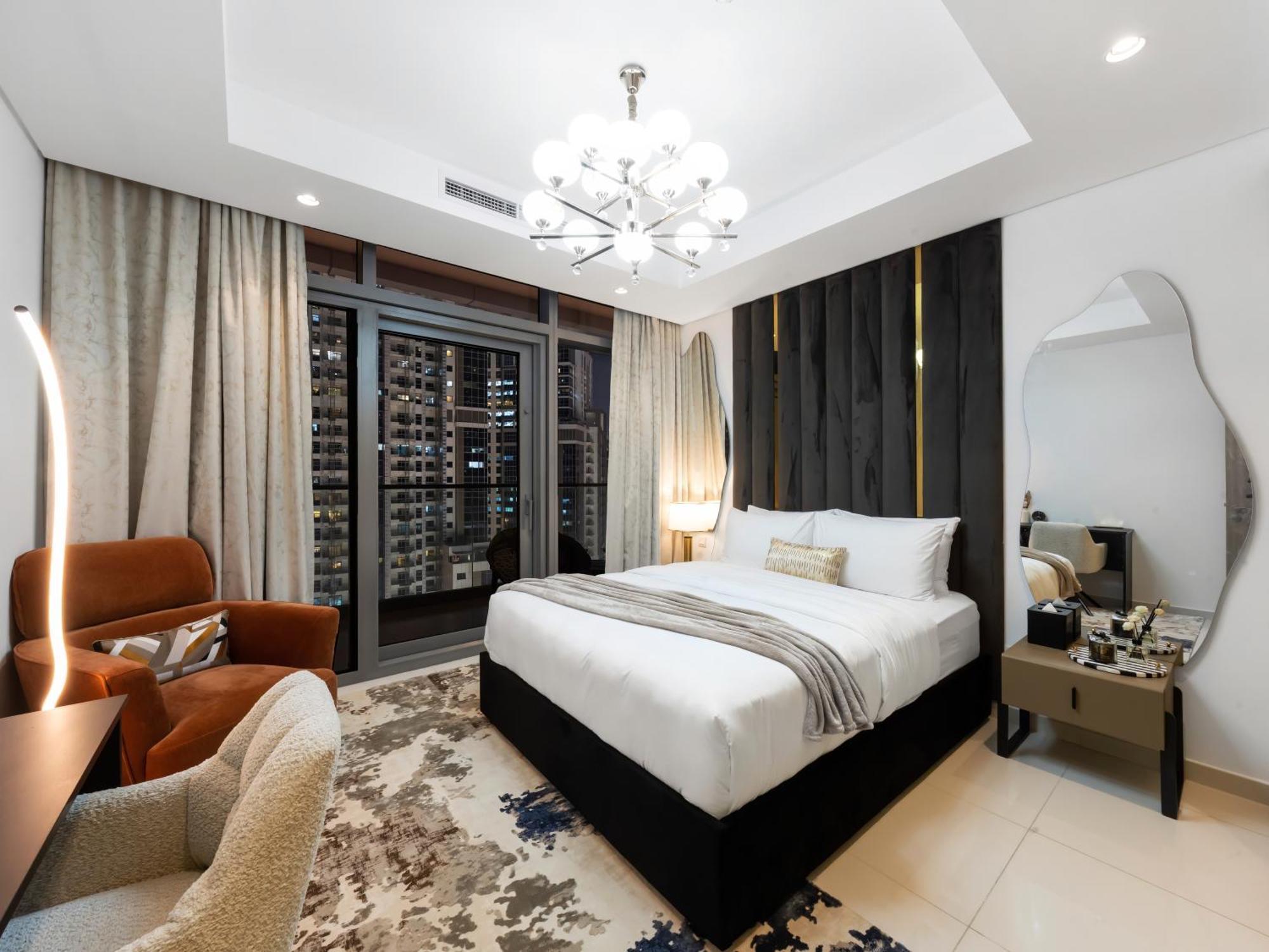 Paramount Midtown - Luxury By Dale Lee