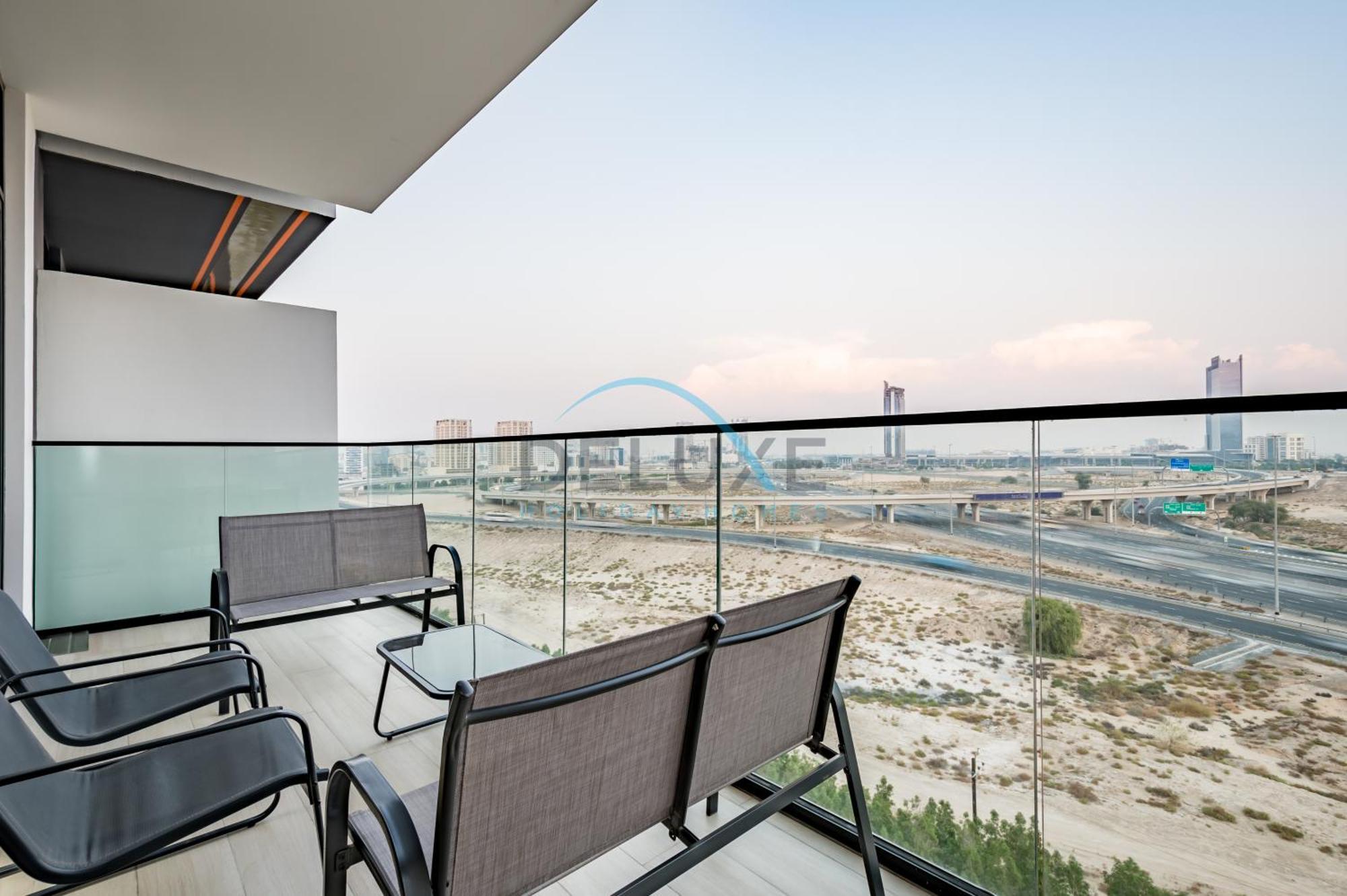 Chic 1br In Binghatti Luna By Deluxe Homes