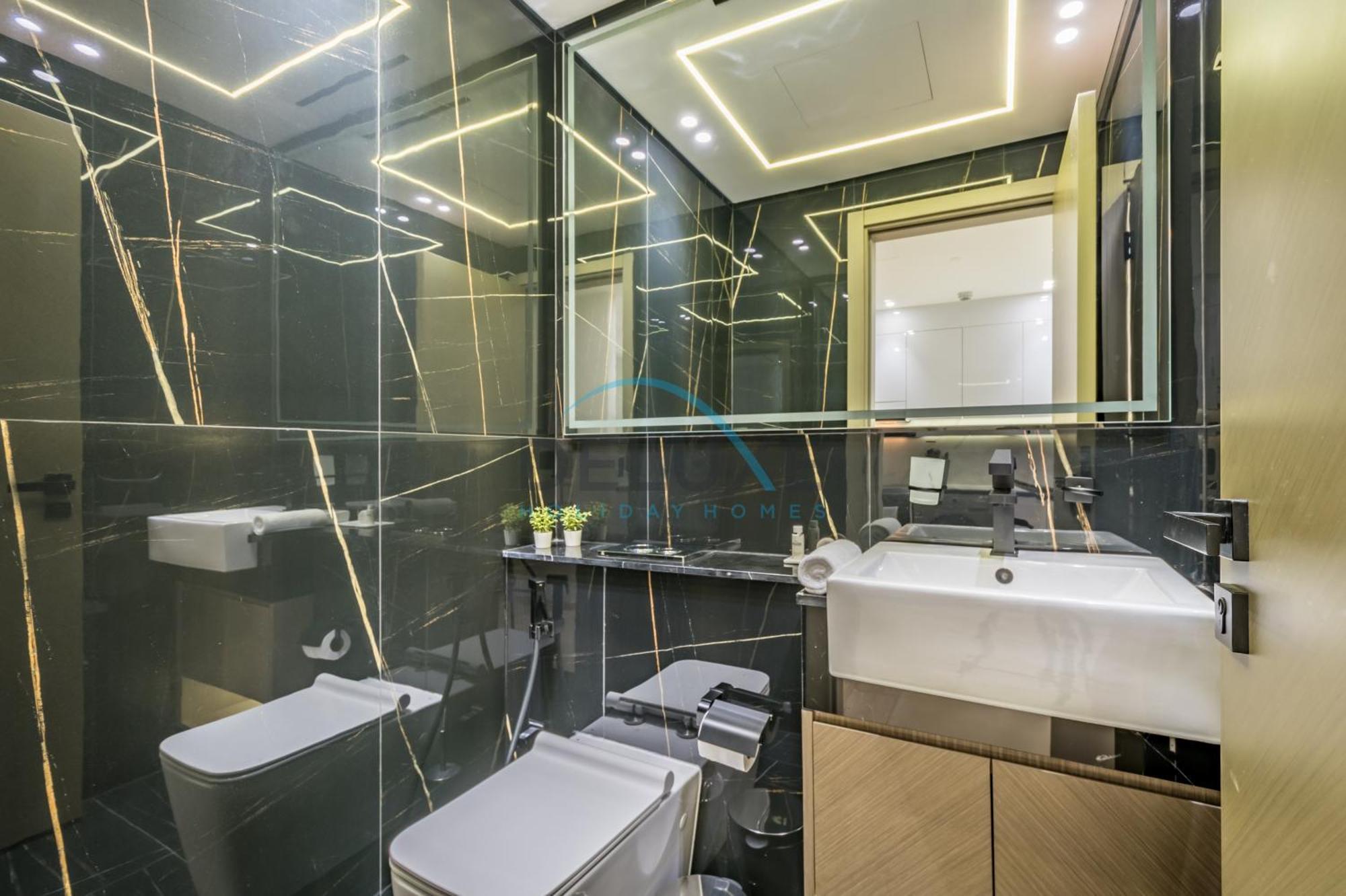 Chic 1br In Binghatti Luna By Deluxe Homes