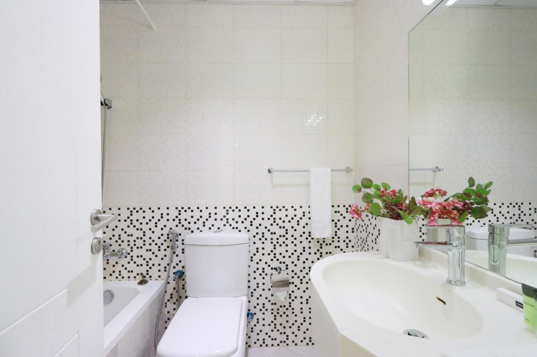 Marina Wharf High Floor With Open View *
