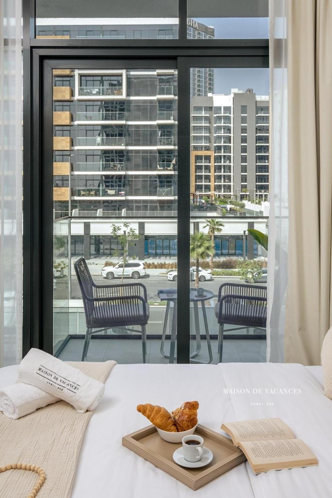 Stylish Getaway 10 Minutes To Mall Apartment