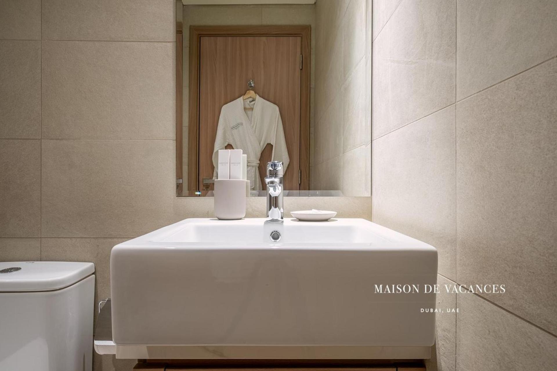 Stylish Getaway 10 Minutes To Mall Apartment *