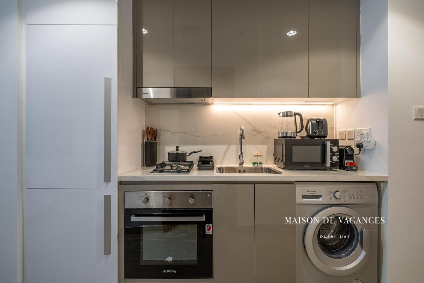 Stylish Getaway 10 Minutes To Mall