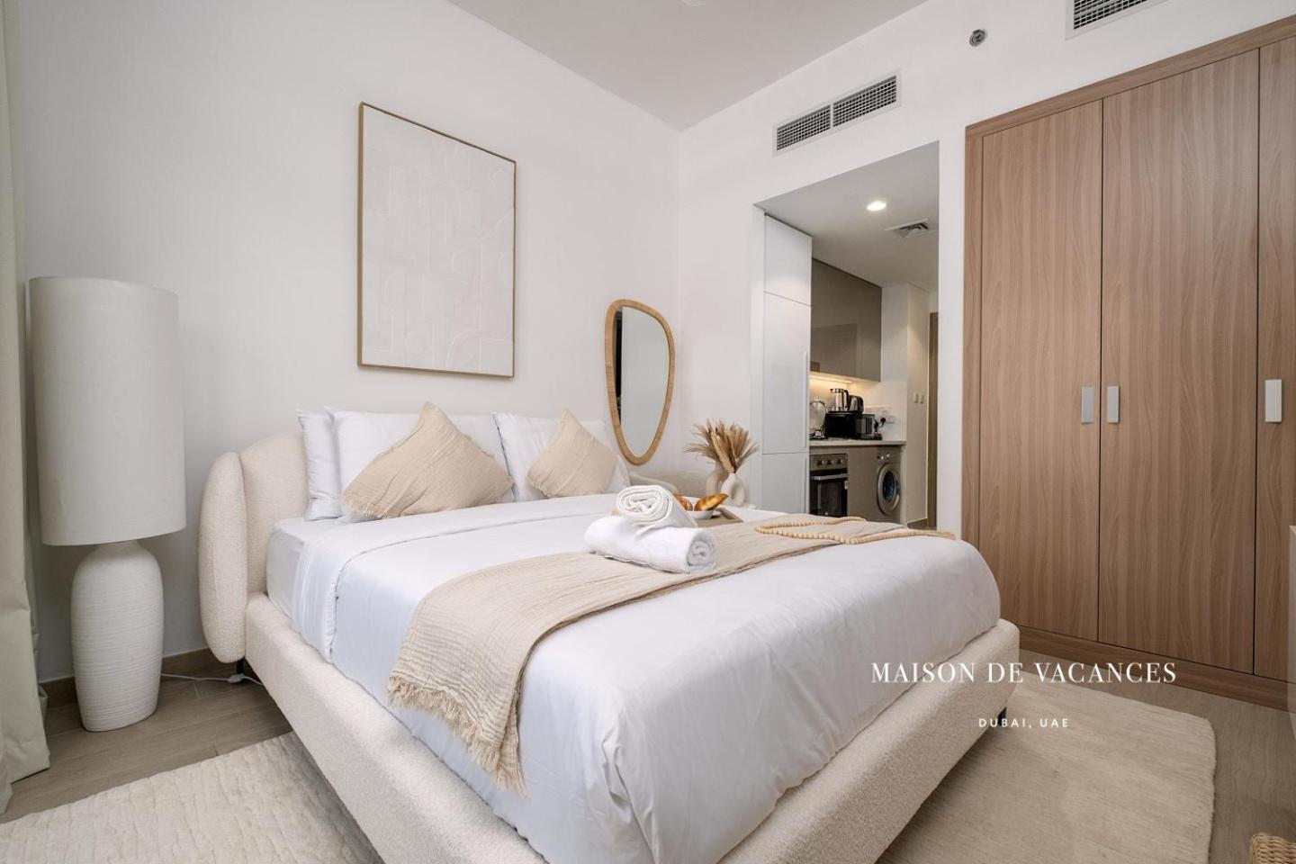 Stylish Getaway 10 Minutes To Mall Apartment *
