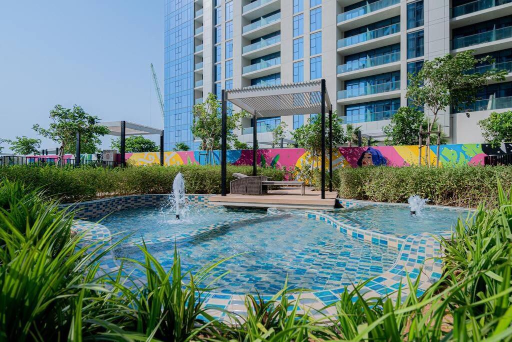 Apartment Iconic In Business Bay Dubai