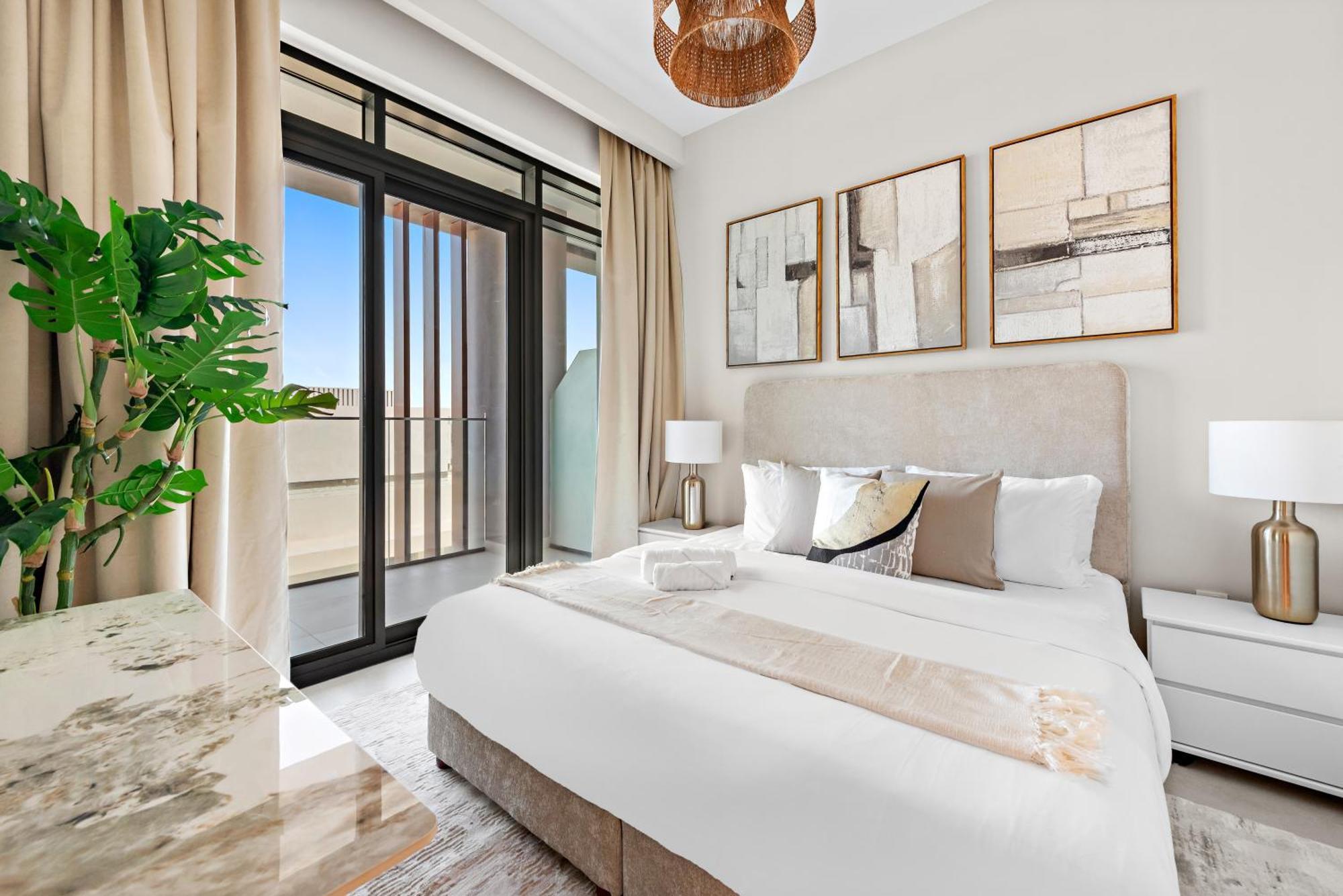 Luxurious 2br With Pool & Gym Access L Near Downtown Apartment Dubai