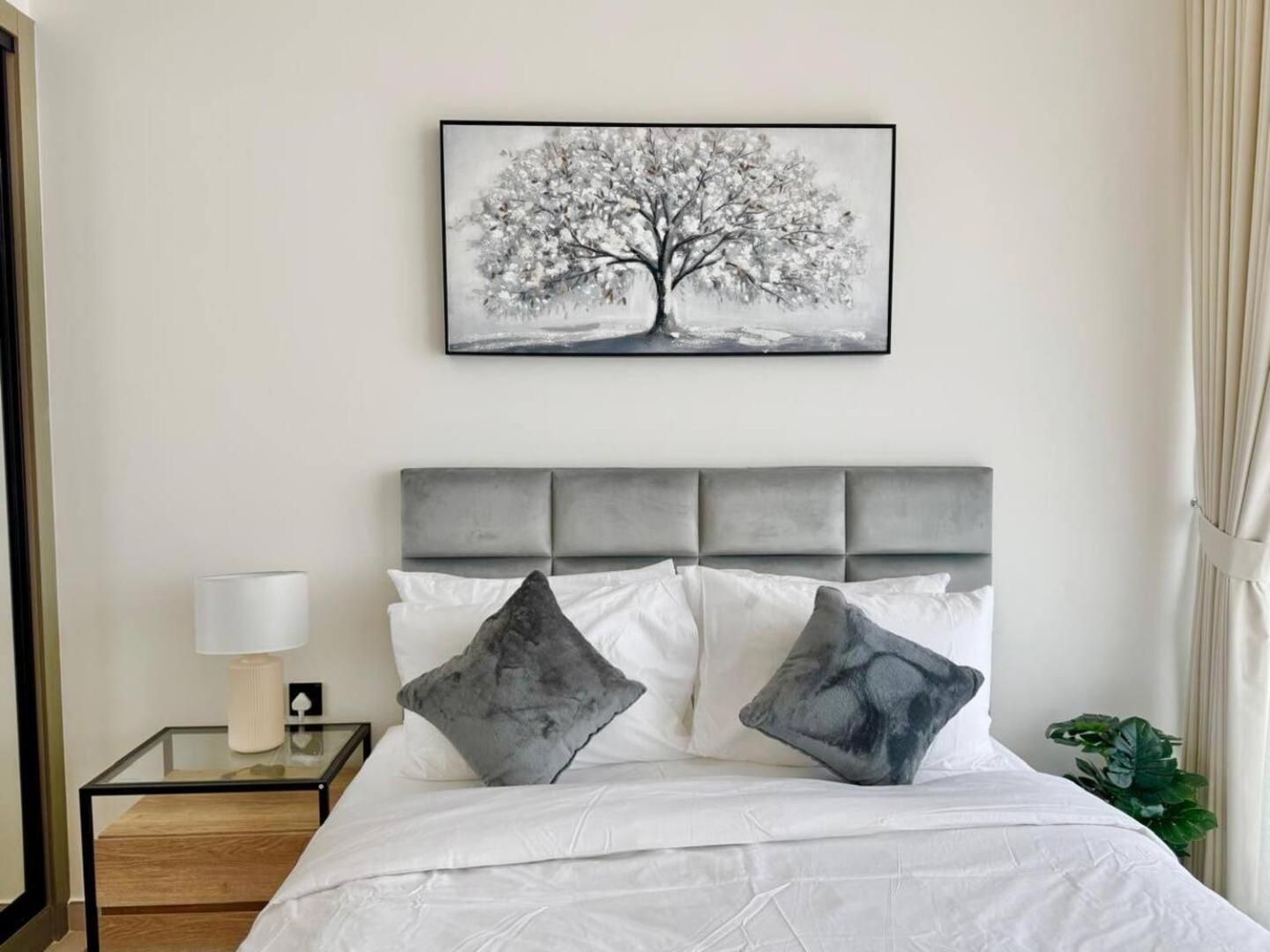 Brand-new 1-bedroom * Dubai