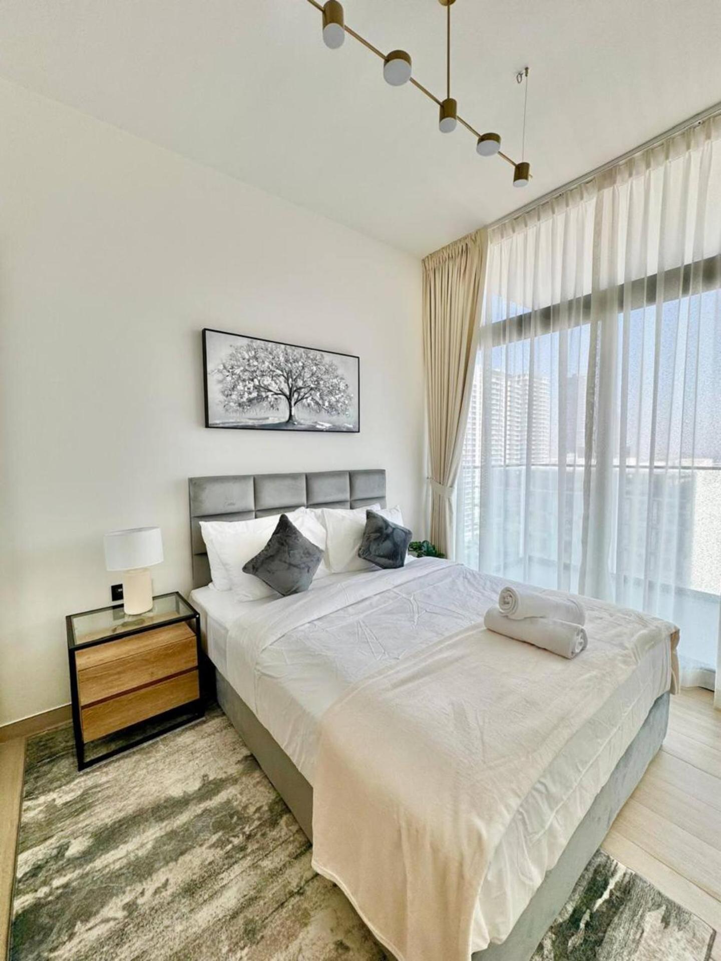 Brand-new 1-bedroom Apartment Dubai