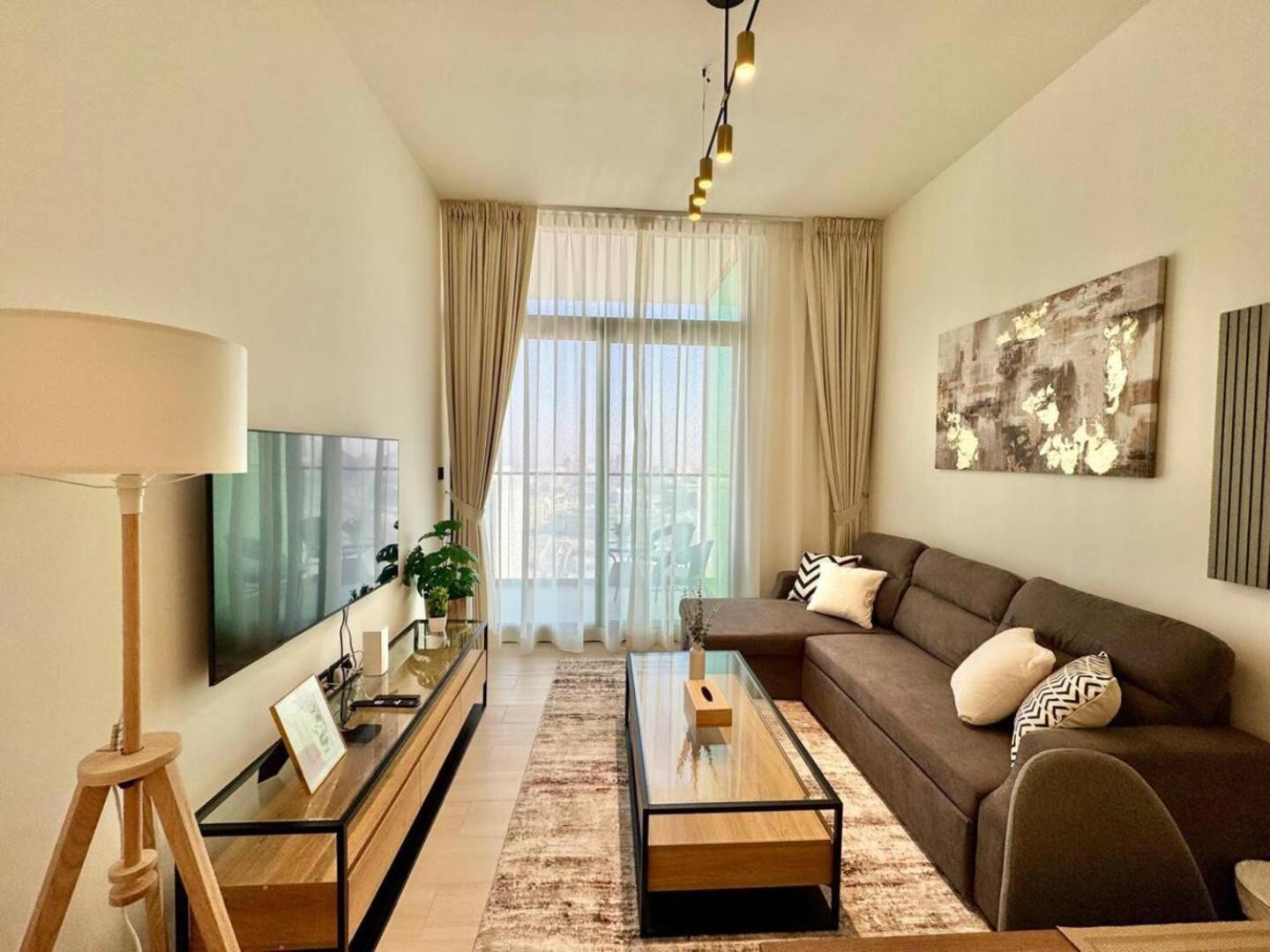 Apartment Brand-new 1-bedroom *