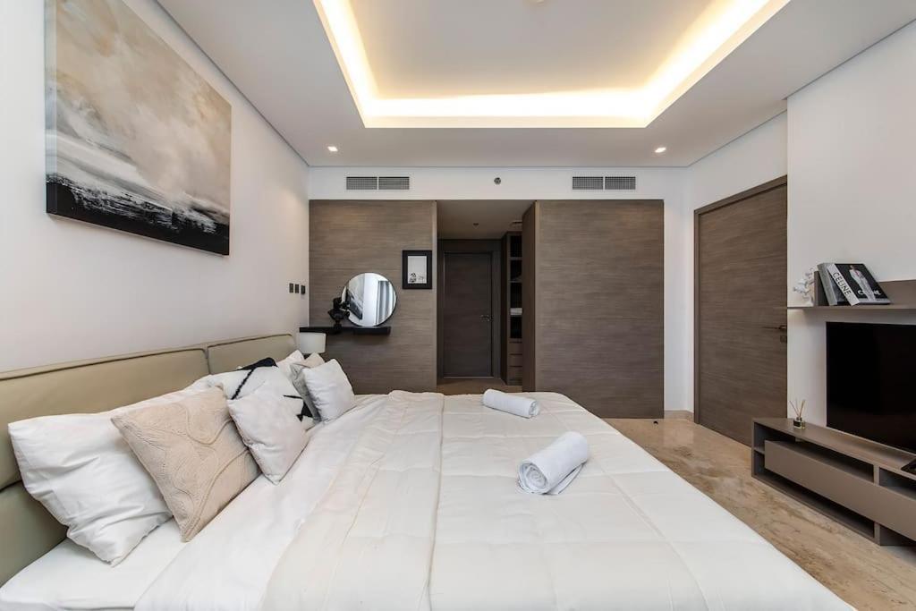 Burj Khalifa View 3bedroom Apartment