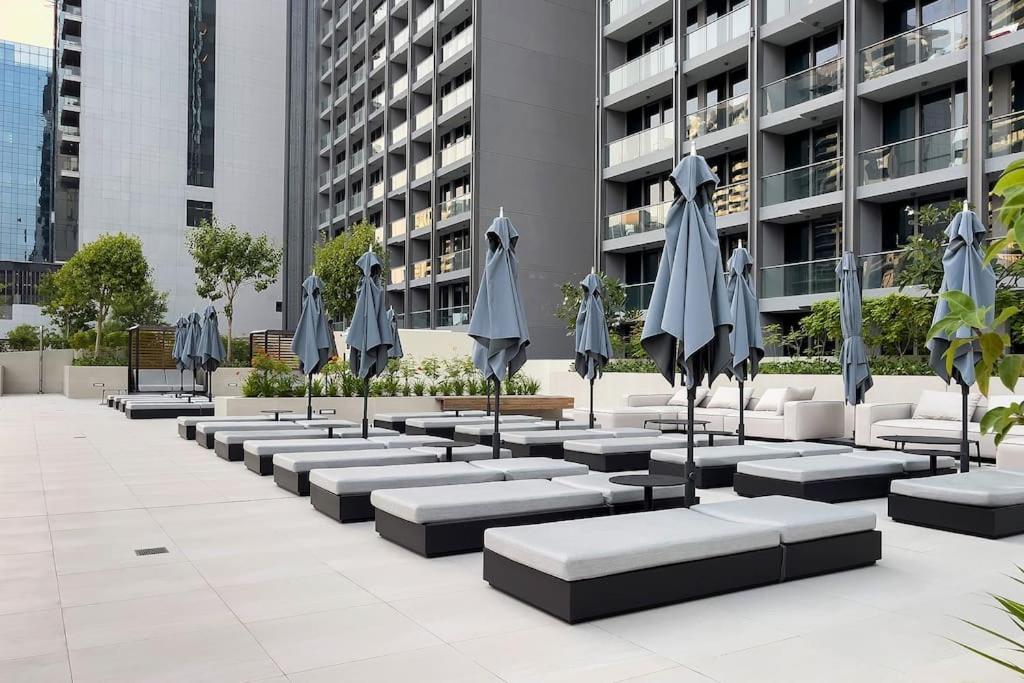 Burj Khalifa View 3bedroom Apartment
